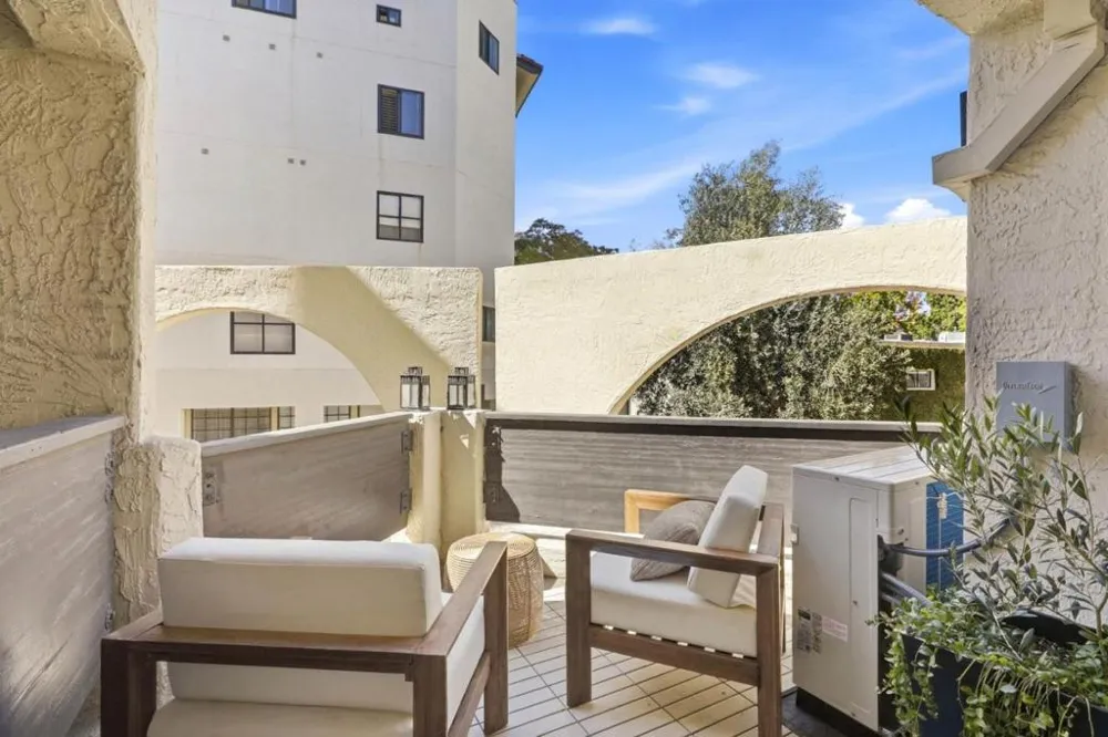 165 Forest Avenue #2C Palo Alto, CA 94301