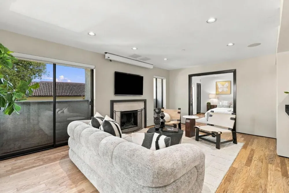 165 Forest Avenue #2C Palo Alto, CA 94301