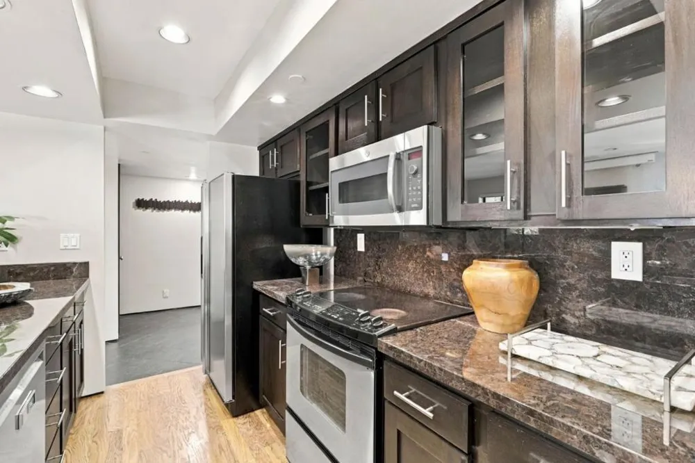 165 Forest Avenue #2C Palo Alto, CA 94301