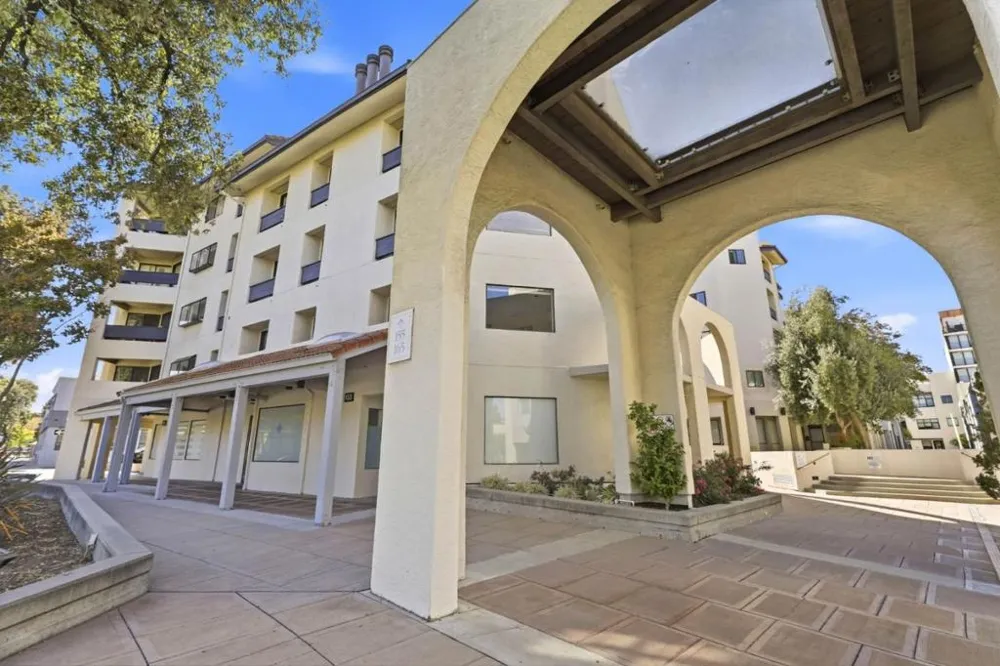 165 Forest Avenue #2C Palo Alto, CA 94301