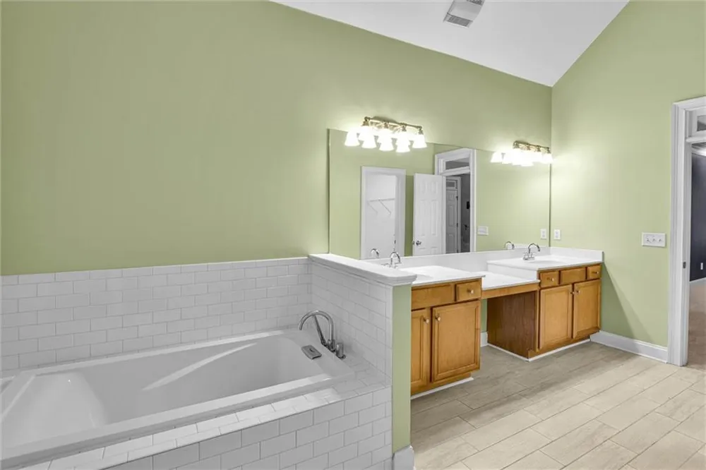 997 Longley Avenue NW Atlanta, GA 30318