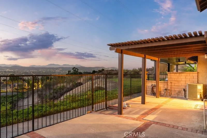 6011 E Montefino Anaheim, CA 92807