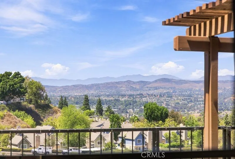 6011 E Montefino Anaheim, CA 92807