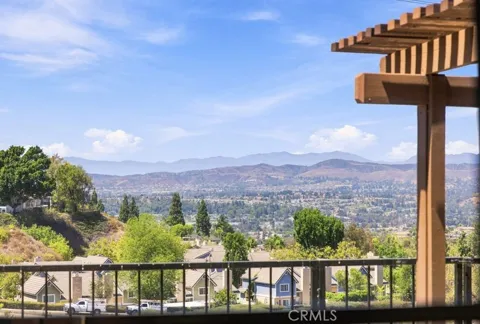 6011 E Montefino