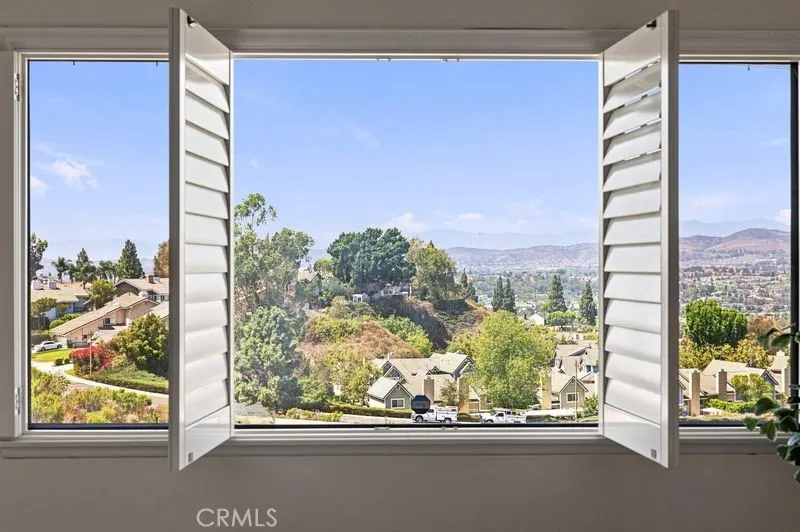 6011 E Montefino Anaheim, CA 92807