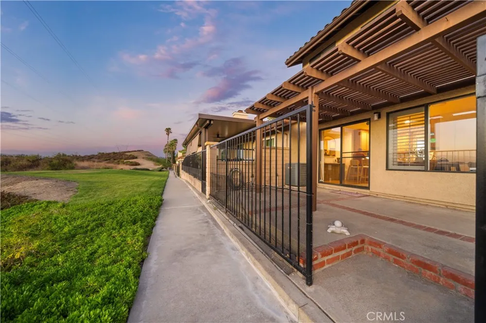 6011 E Montefino Anaheim, CA 92807