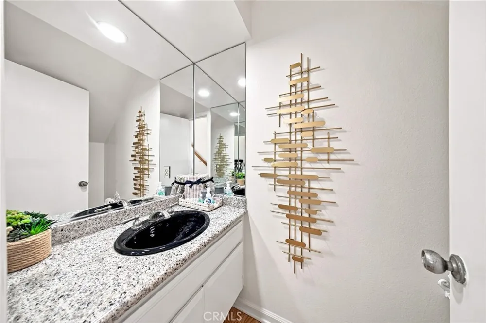 6011 E Montefino Anaheim, CA 92807
