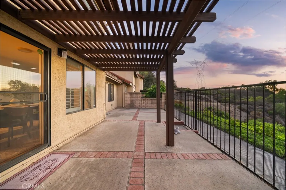 6011 E Montefino Anaheim, CA 92807