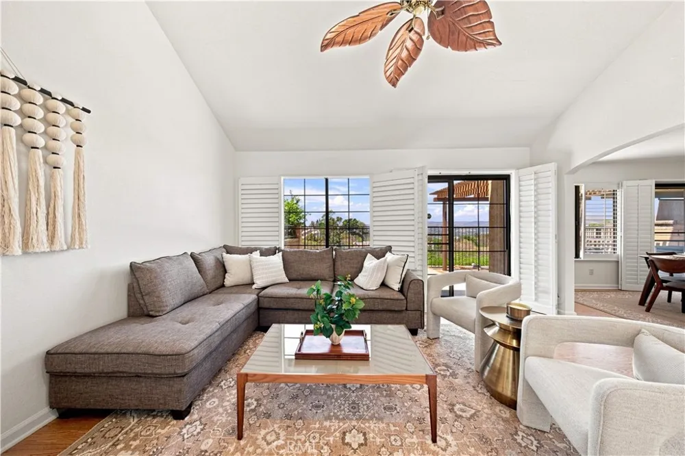 6011 E Montefino Anaheim, CA 92807