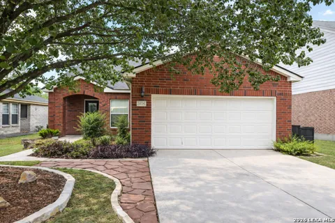 24726 Crescent Run