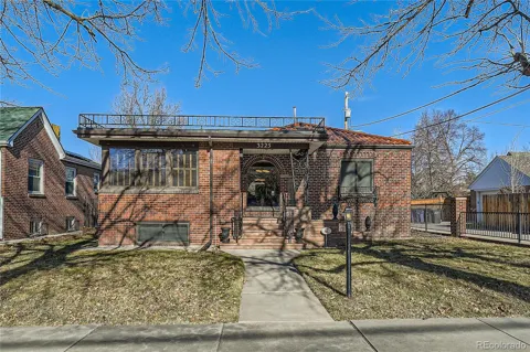 3225 W Scott Place