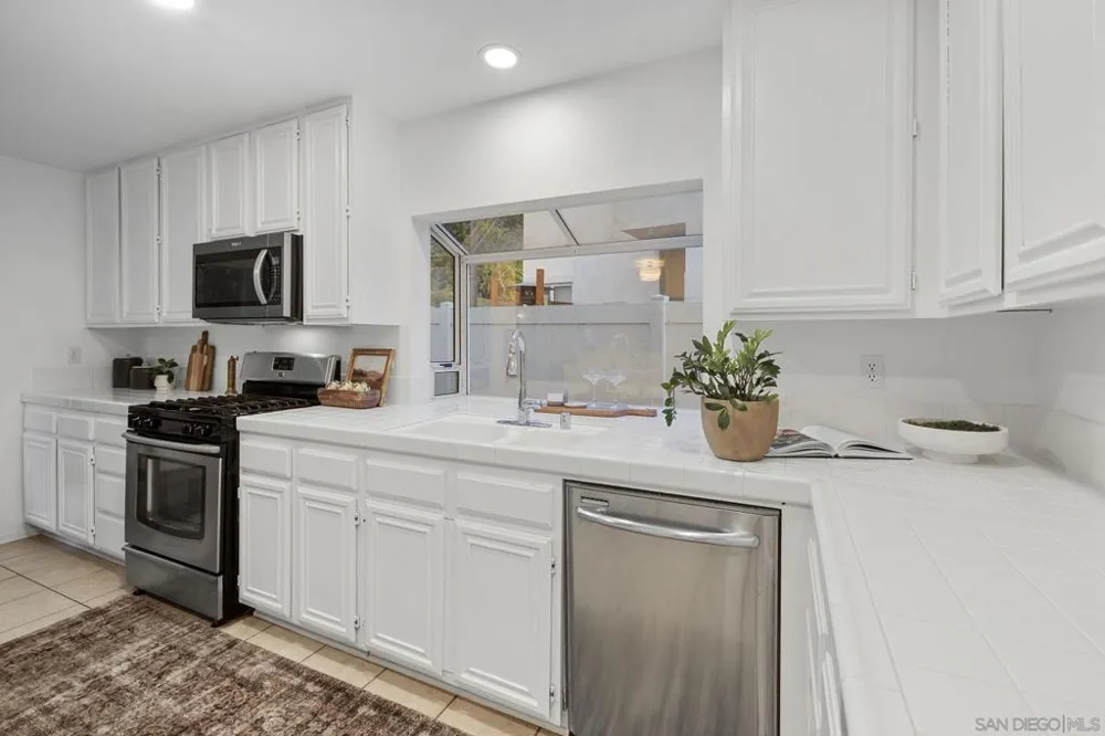 4560 Avenida Privado Oceanside, CA 92057