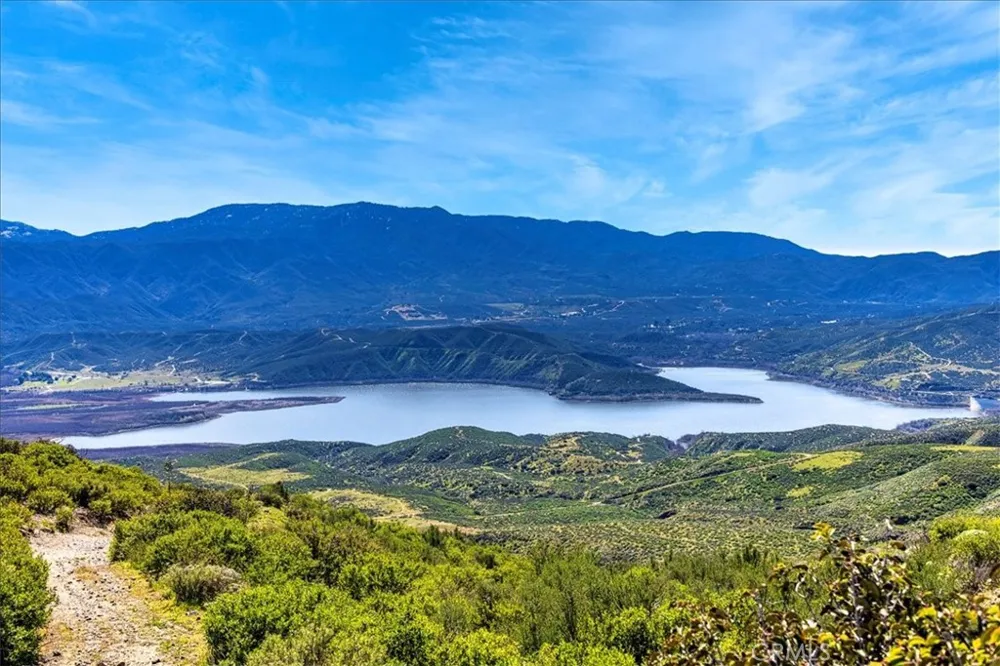 Scenic Ridge Drive Temecula, CA 92592