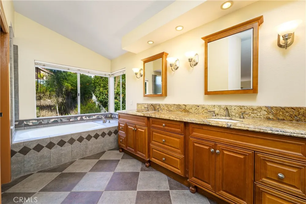 5 Seabridge Road Laguna Niguel, CA 92677