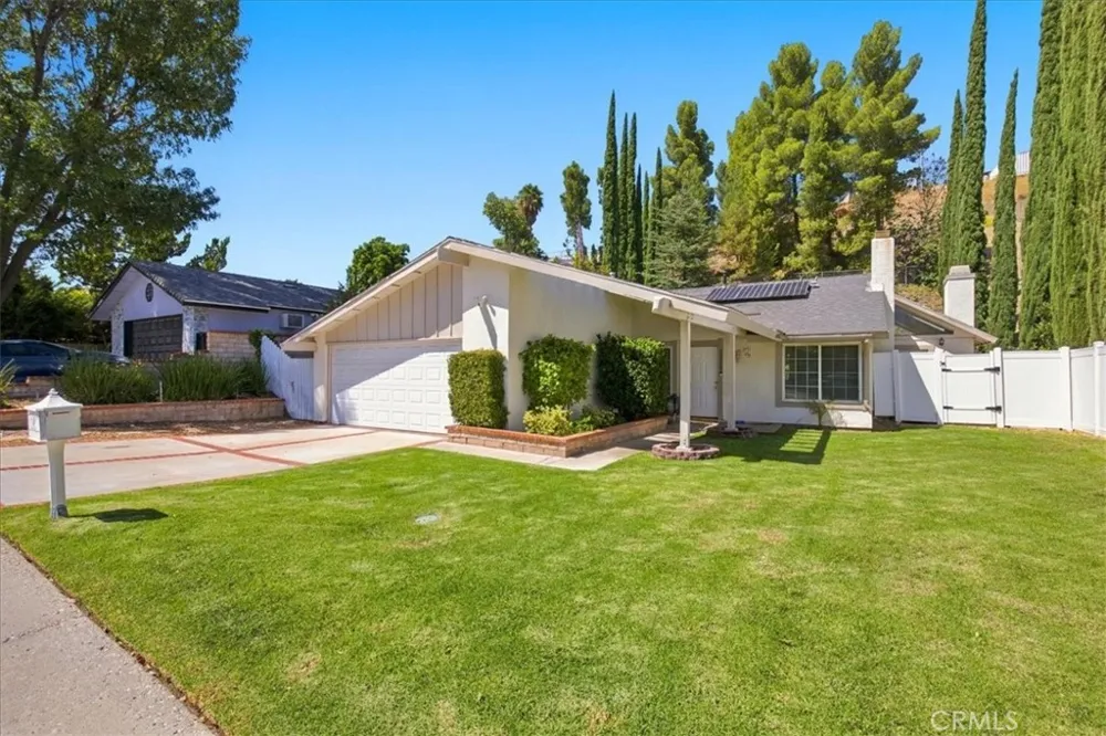 22339 Cheraw Saugus, CA 91350