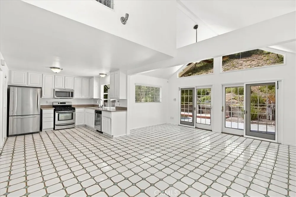 22339 Cheraw Saugus, CA 91350