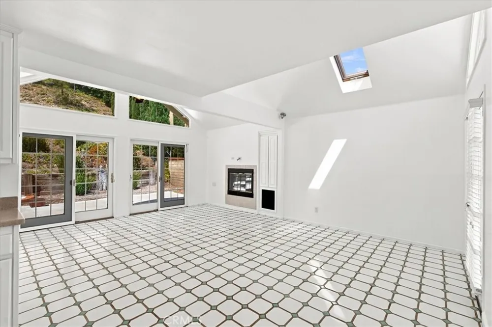 22339 Cheraw Saugus, CA 91350