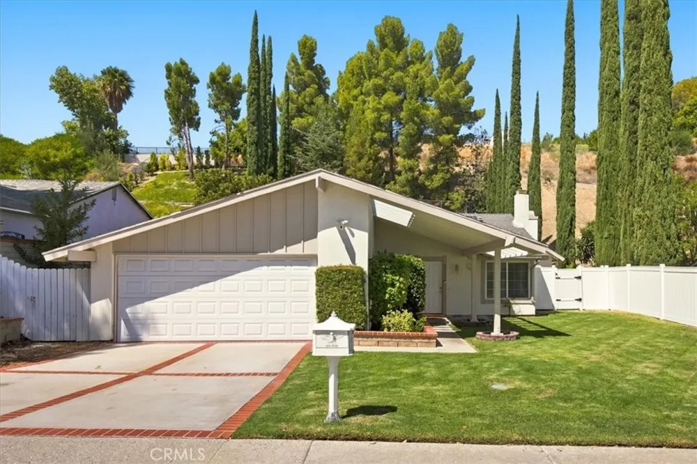 22339 Cheraw Saugus, CA 91350