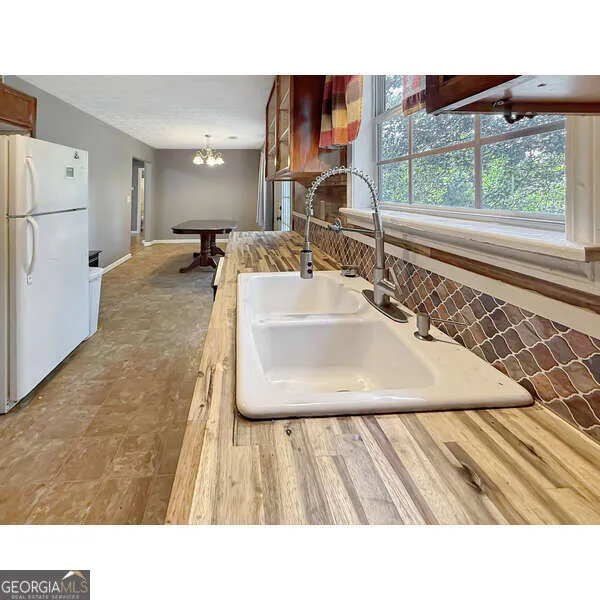 223 City Pond RD Barnesville, GA 30204
