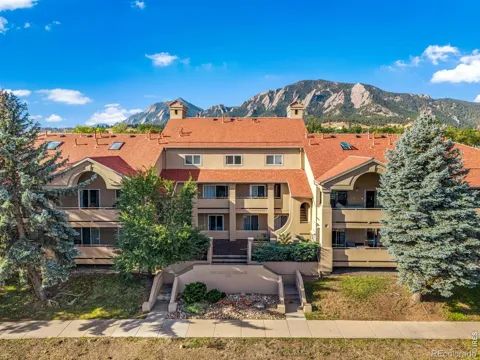 935 Broadway #205