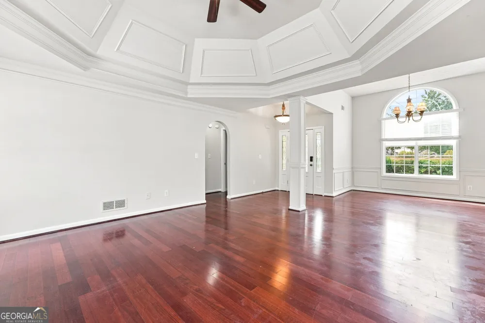 4304 Talmadge TRCE Snellville, GA 30039
