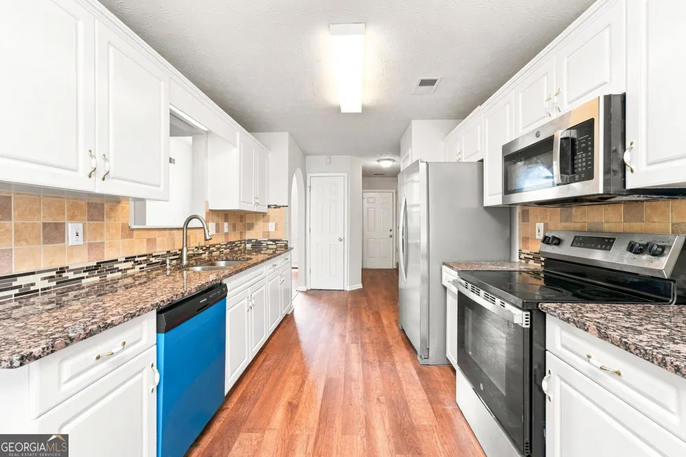 4304 Talmadge TRCE Snellville, GA 30039