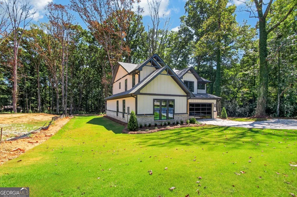 5578 Lilburn Stone Mountain RD Stone Mountain, GA 30087