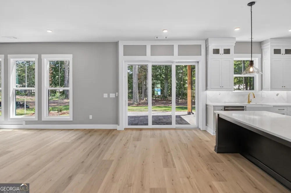 5578 Lilburn Stone Mountain RD Stone Mountain, GA 30087
