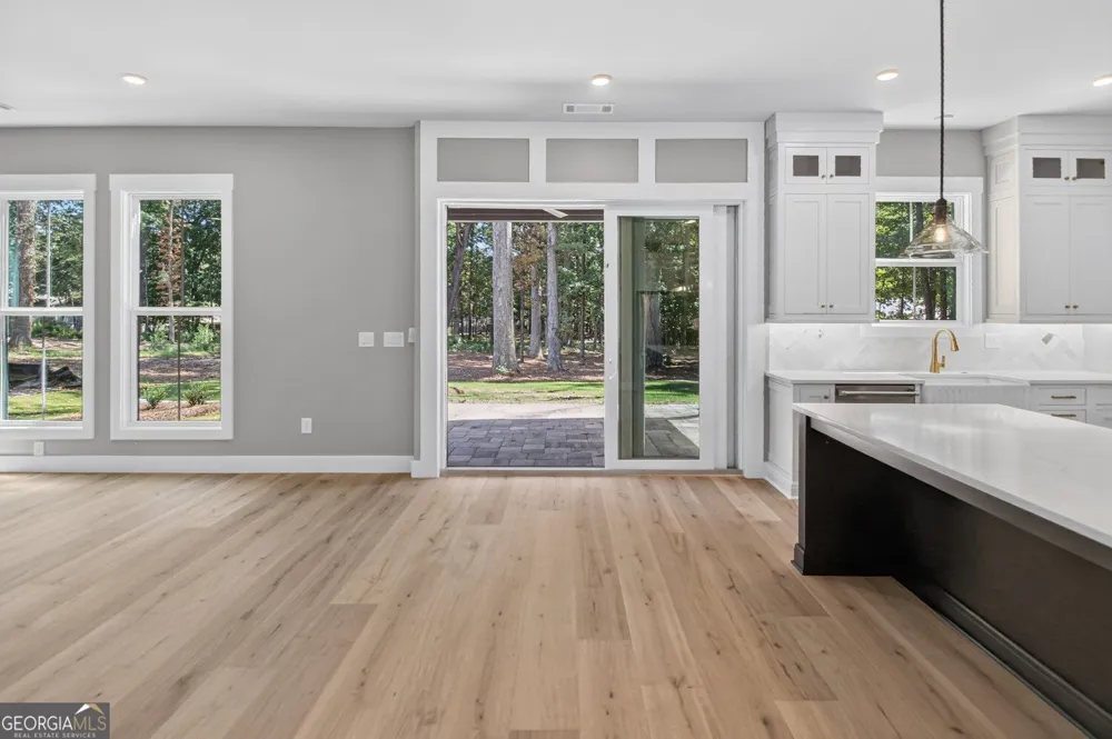 5578 Lilburn Stone Mountain RD Stone Mountain, GA 30087