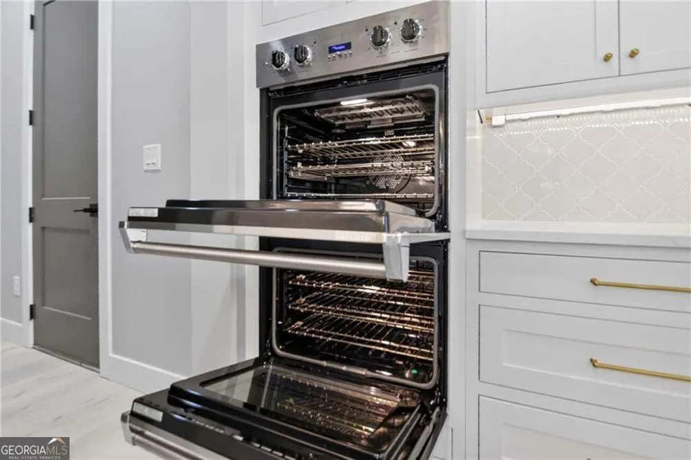 5578 Lilburn Stone Mountain RD Stone Mountain, GA 30087