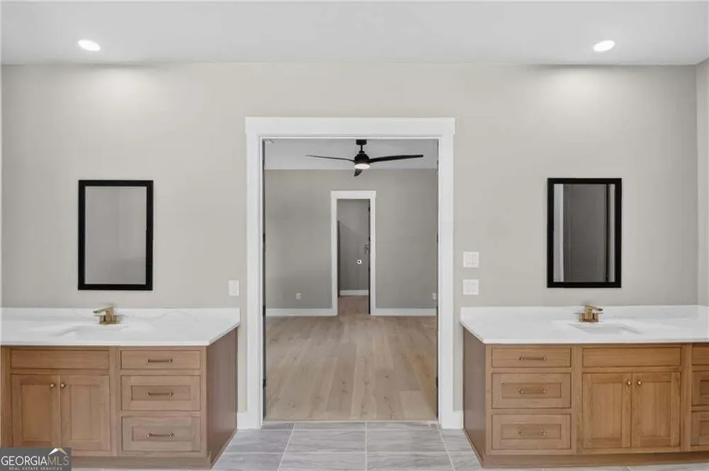 5578 Lilburn Stone Mountain RD Stone Mountain, GA 30087