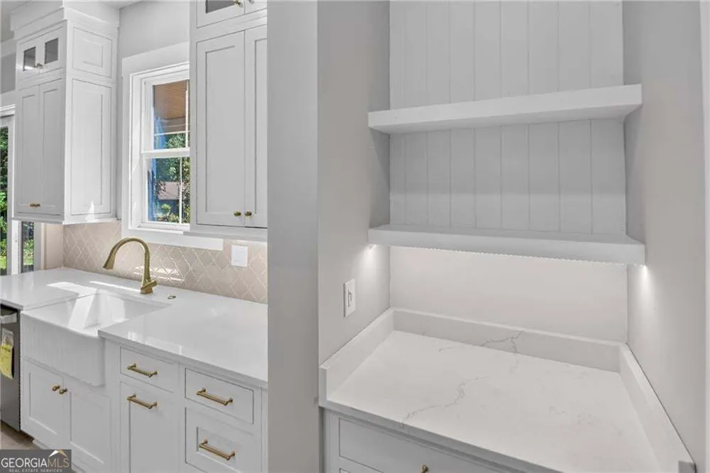 5578 Lilburn Stone Mountain RD Stone Mountain, GA 30087
