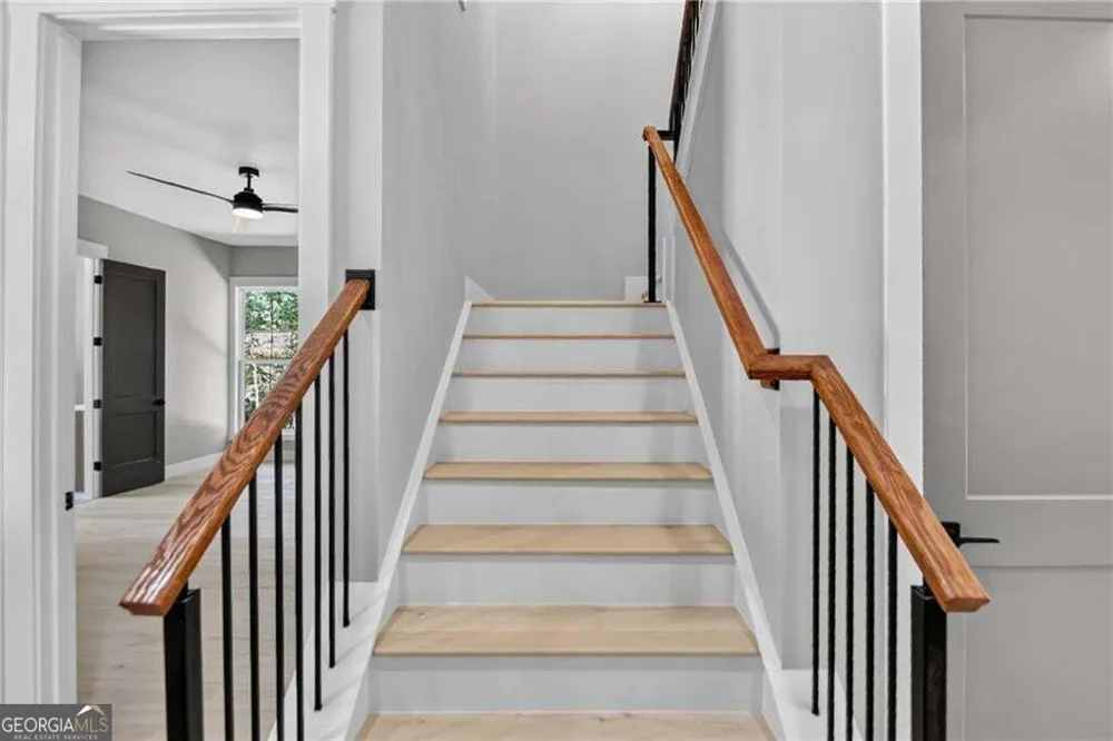 5578 Lilburn Stone Mountain RD Stone Mountain, GA 30087