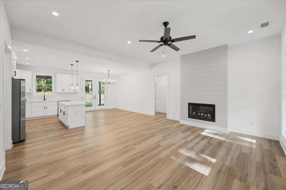 24 Satcher RD Taylorsville, GA 30178