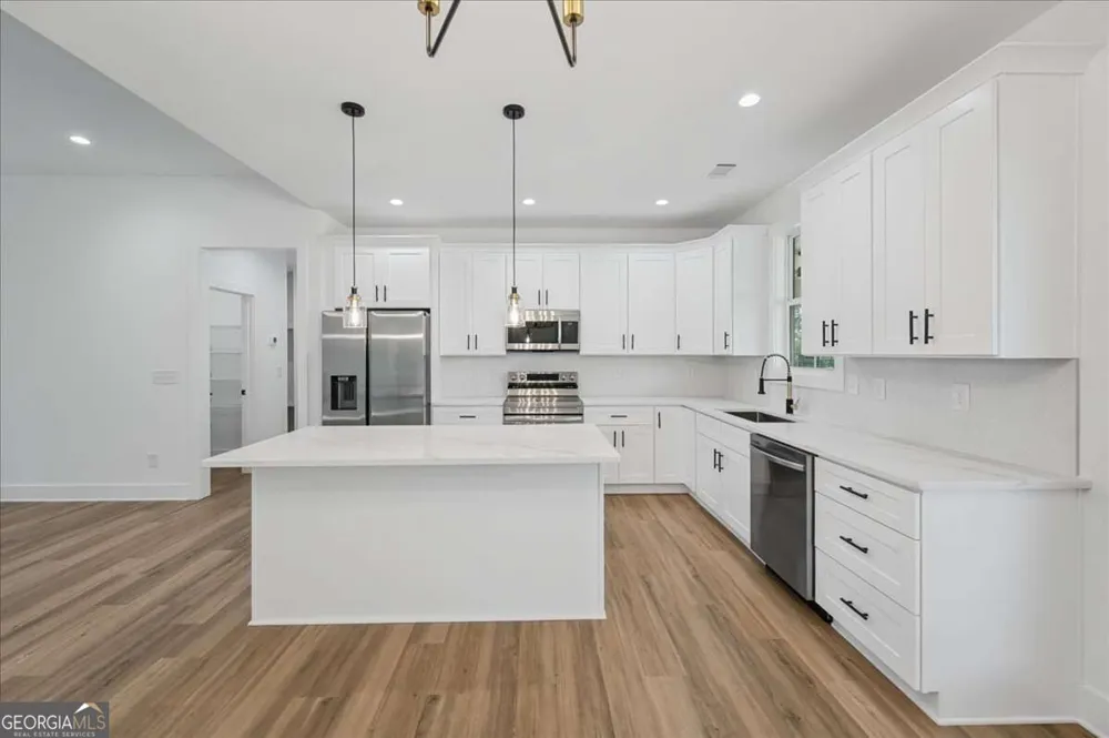 24 Satcher RD Taylorsville, GA 30178