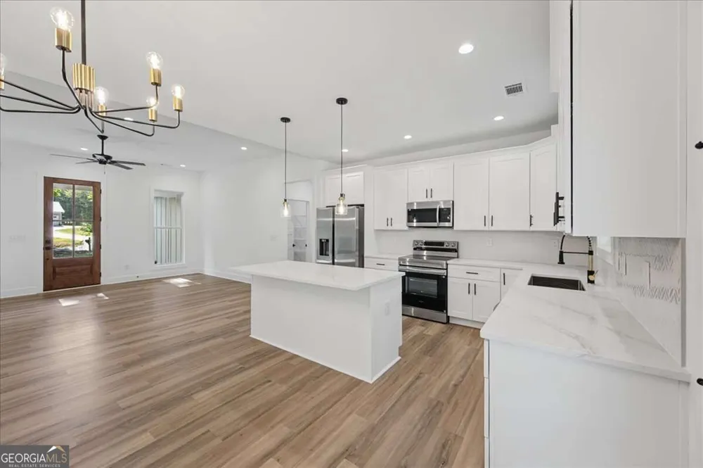 24 Satcher RD Taylorsville, GA 30178