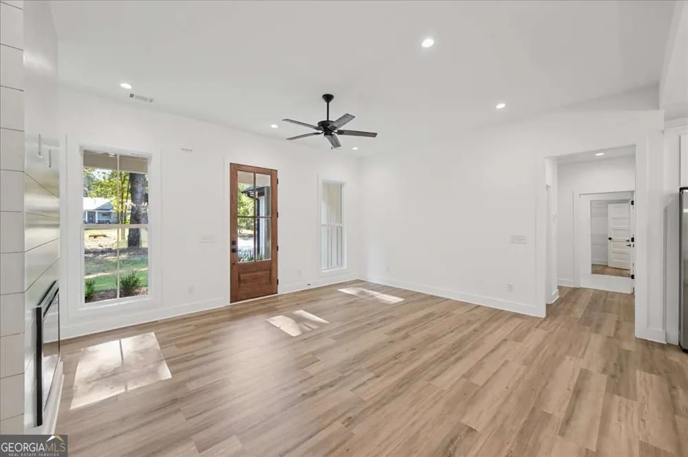 24 Satcher RD Taylorsville, GA 30178
