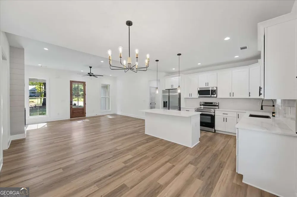 24 Satcher RD Taylorsville, GA 30178