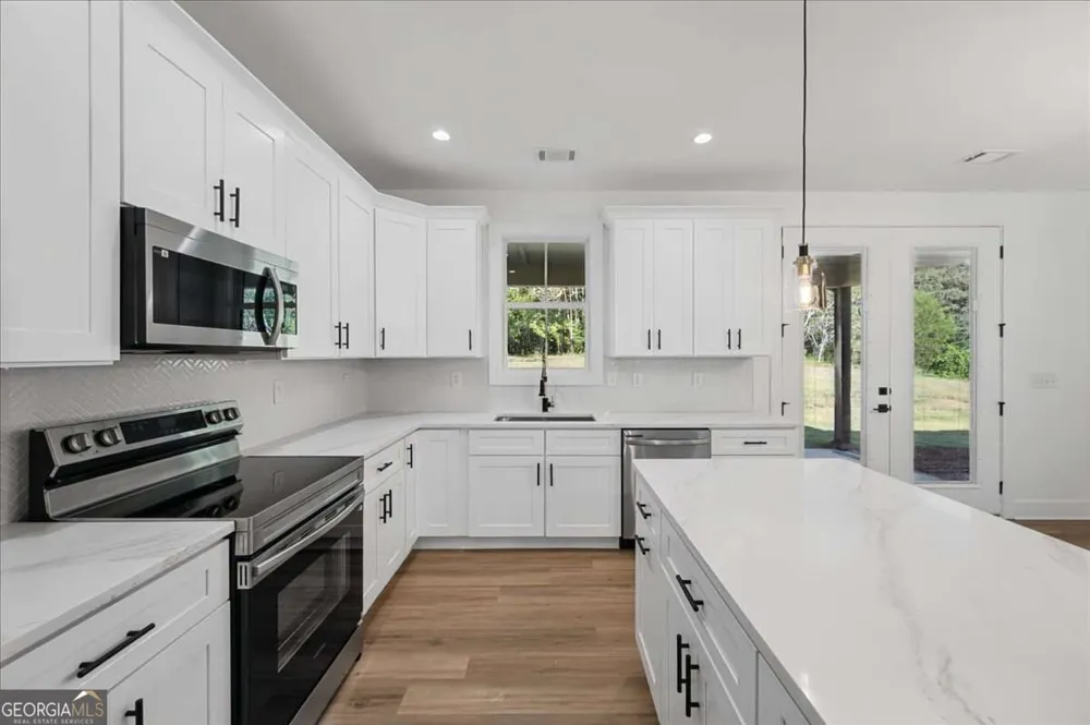 24 Satcher RD Taylorsville, GA 30178
