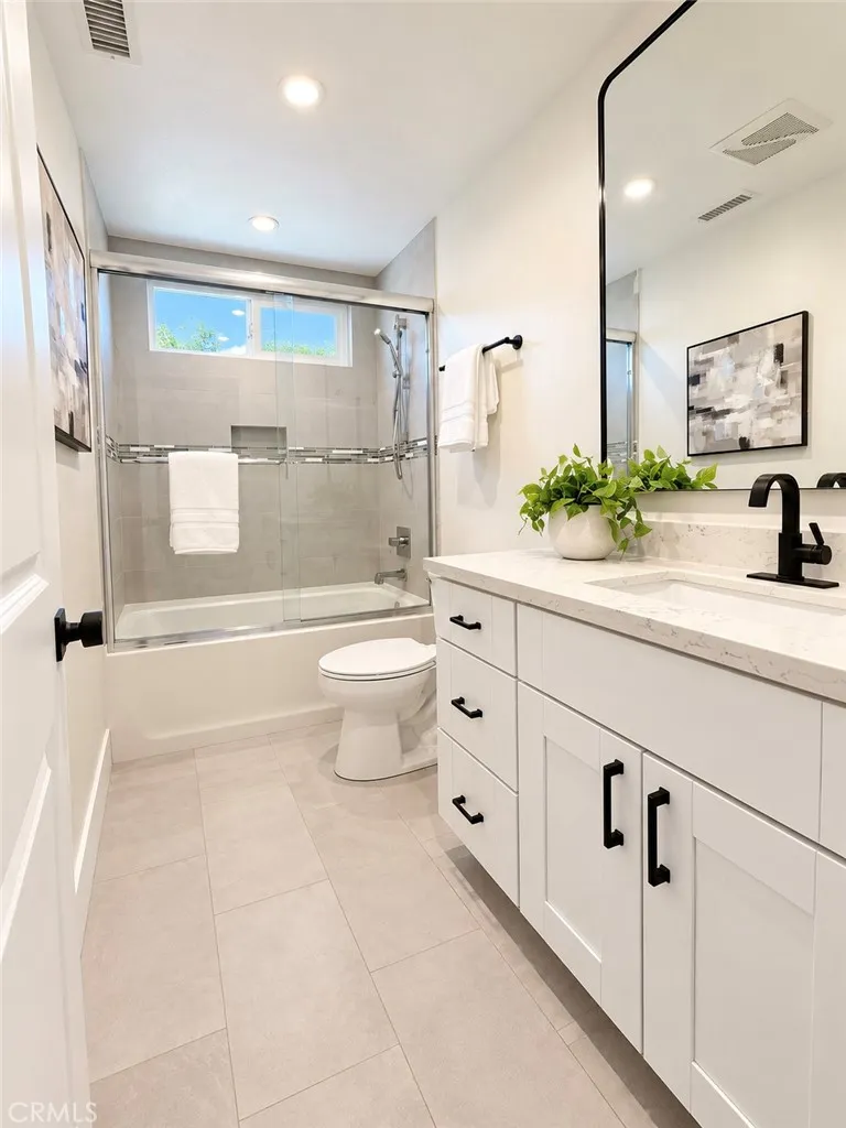27531 Halcon Mission Viejo, CA 92691