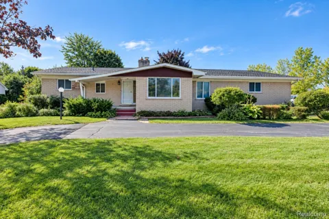 60 E Square Lake Road
