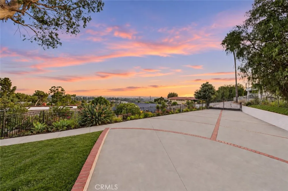 12105 Rideout Place Whittier, CA 90601