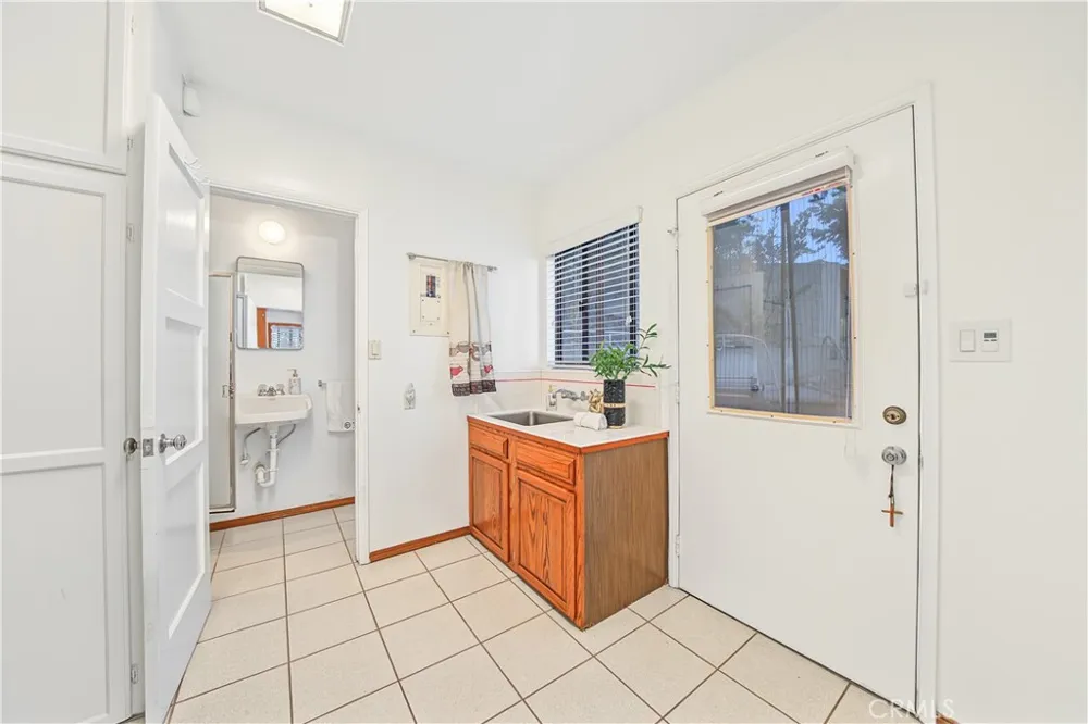 12105 Rideout Place Whittier, CA 90601