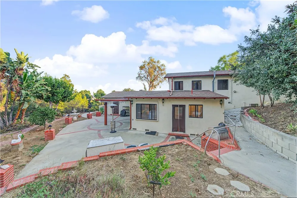 12105 Rideout Place Whittier, CA 90601