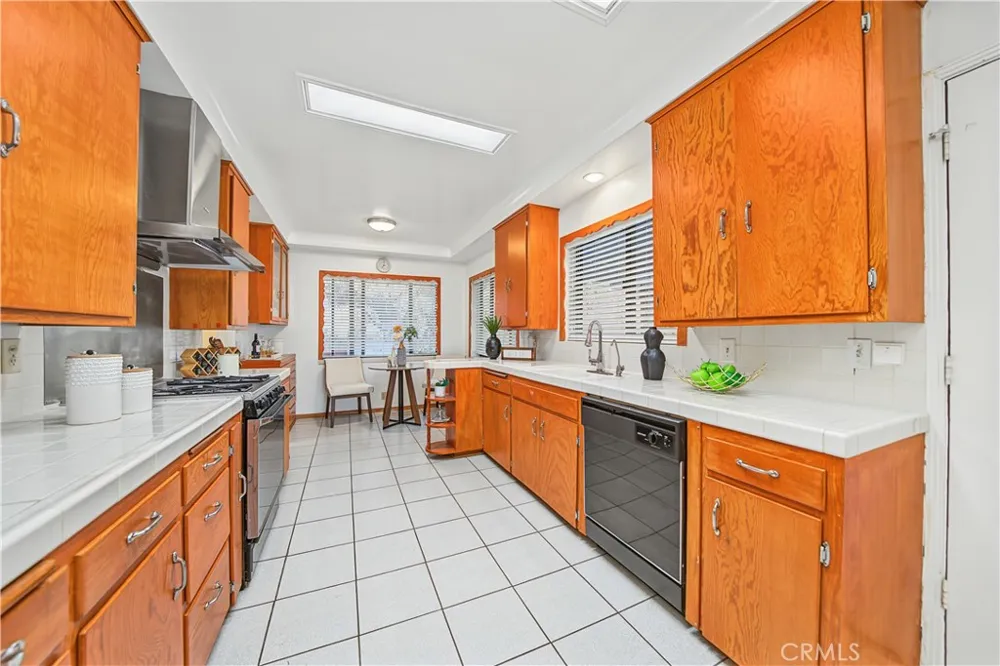 12105 Rideout Place Whittier, CA 90601