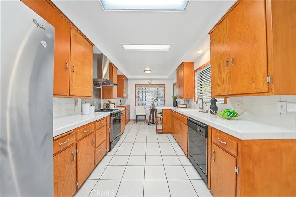 12105 Rideout Place Whittier, CA 90601