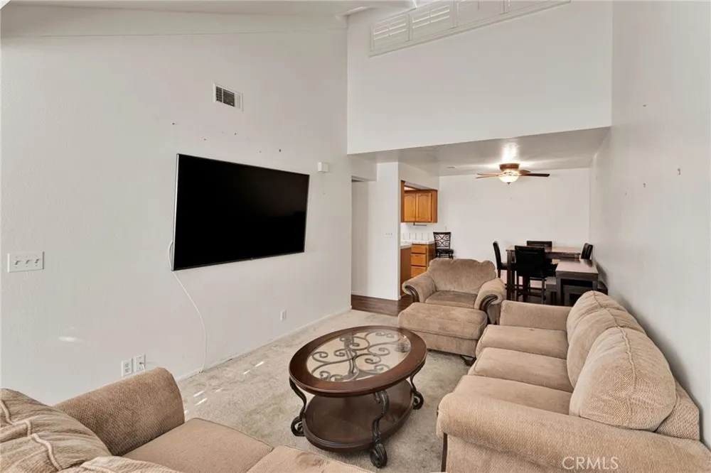 19237 Elm Drive Apple Valley, CA 92308