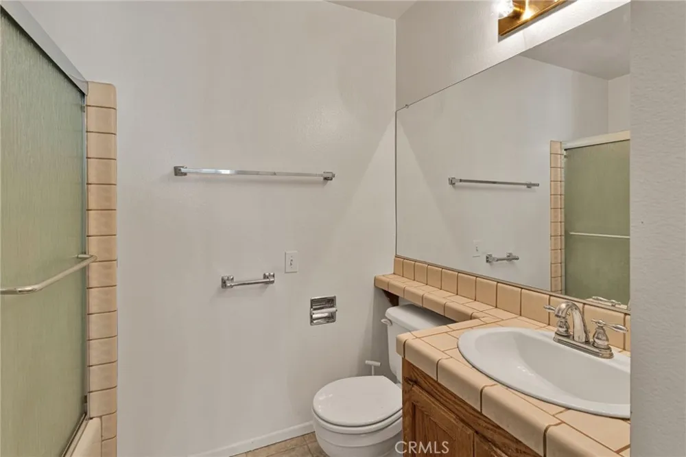 19237 Elm Drive Apple Valley, CA 92308
