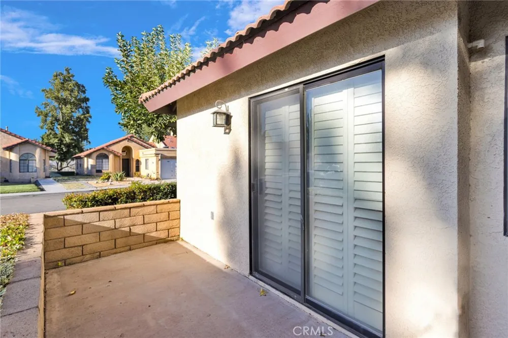19237 Elm Drive Apple Valley, CA 92308