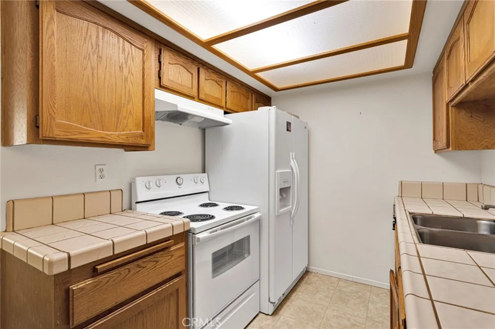 19237 Elm Drive Apple Valley, CA 92308